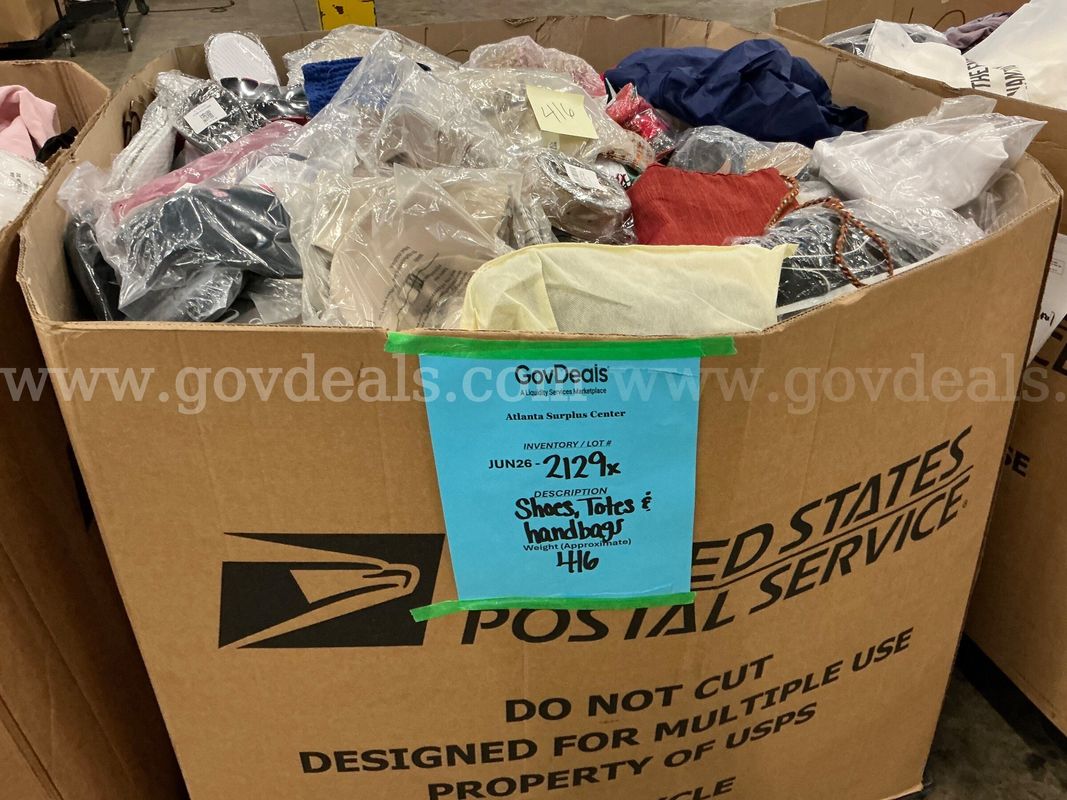 Apparel: Manually Sorted "Shoes, Handbags and Totes" (JUN26-2129X)