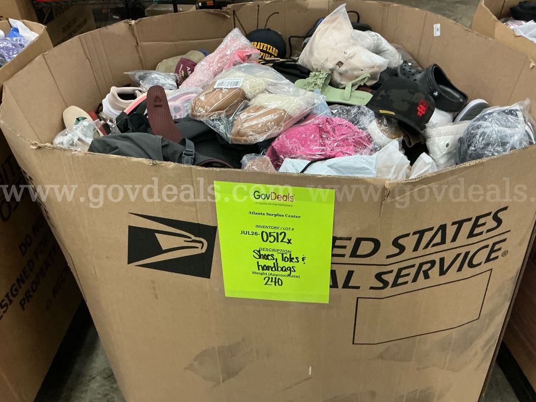 Apparel: Manually Sorted "Shoes, Handbags and Totes" (JUL26-0512X)