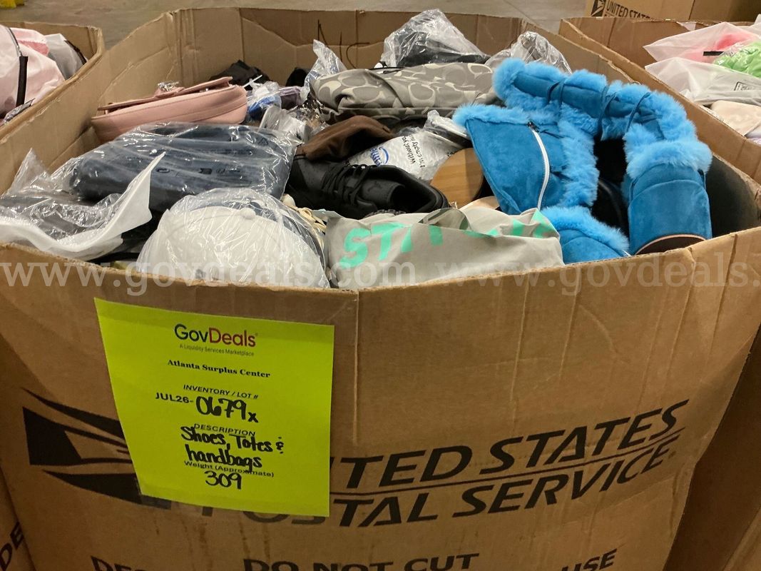 Apparel: Manually Sorted "Shoes, Handbags and Totes" (JUL26-0679X)
