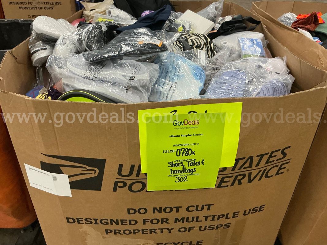 Apparel: Manually Sorted "Shoes, Handbags and Totes" (JUL26-0780X)