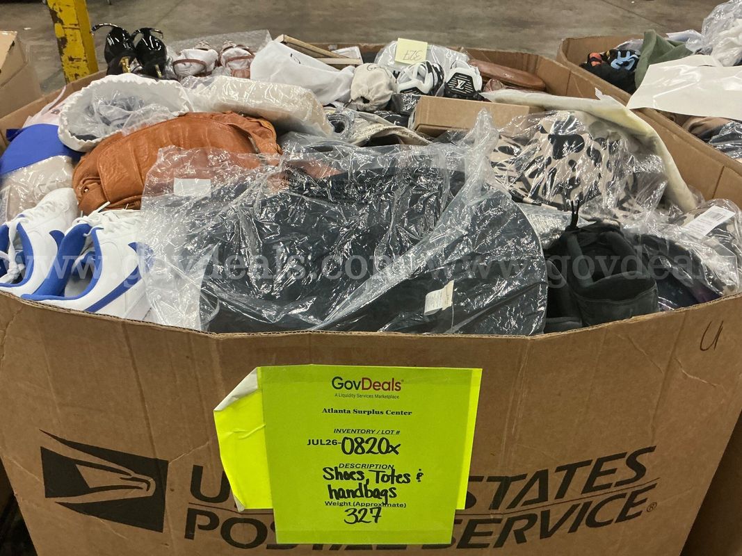 Apparel: Manually Sorted "Shoes, Handbags and Totes" (JUL26-0820X)