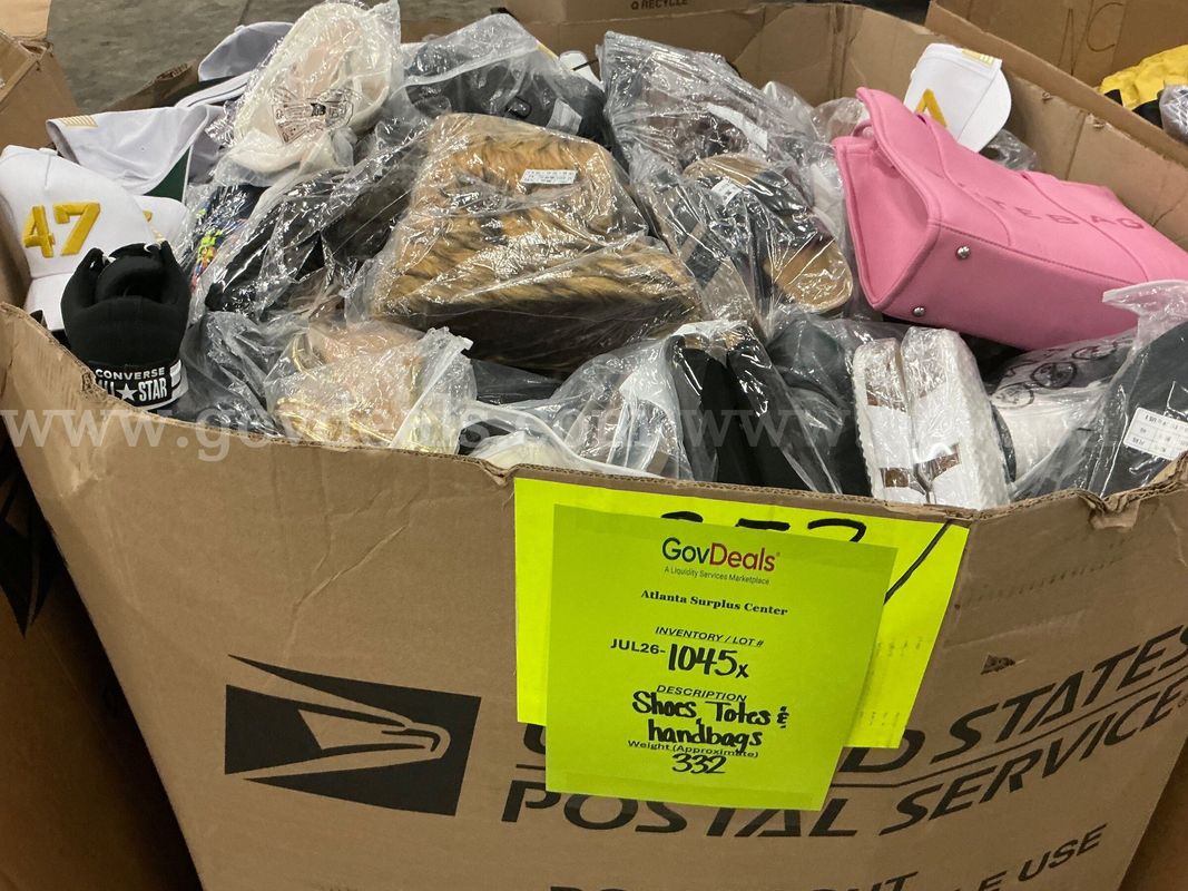 Apparel: Manually Sorted "Shoes, Handbags and Totes" (JUL26-1045X)