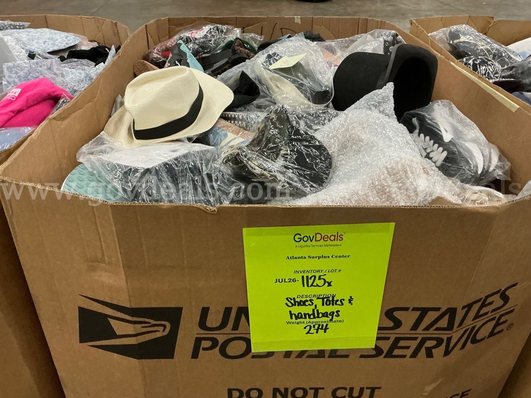 Apparel: Manually Sorted "Shoes, Handbags and Totes" (JUL26-1125X)