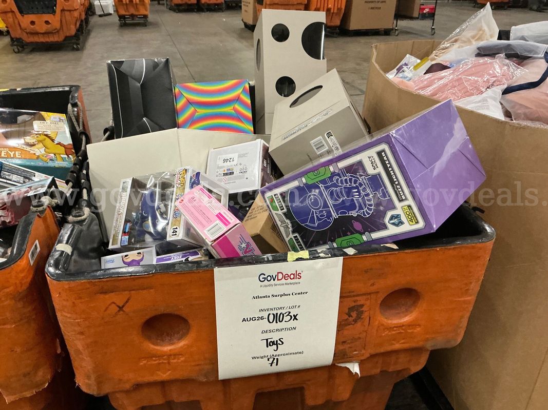 Collectibles: "Toys, Games and Puzzles" (AUG26-0103X)