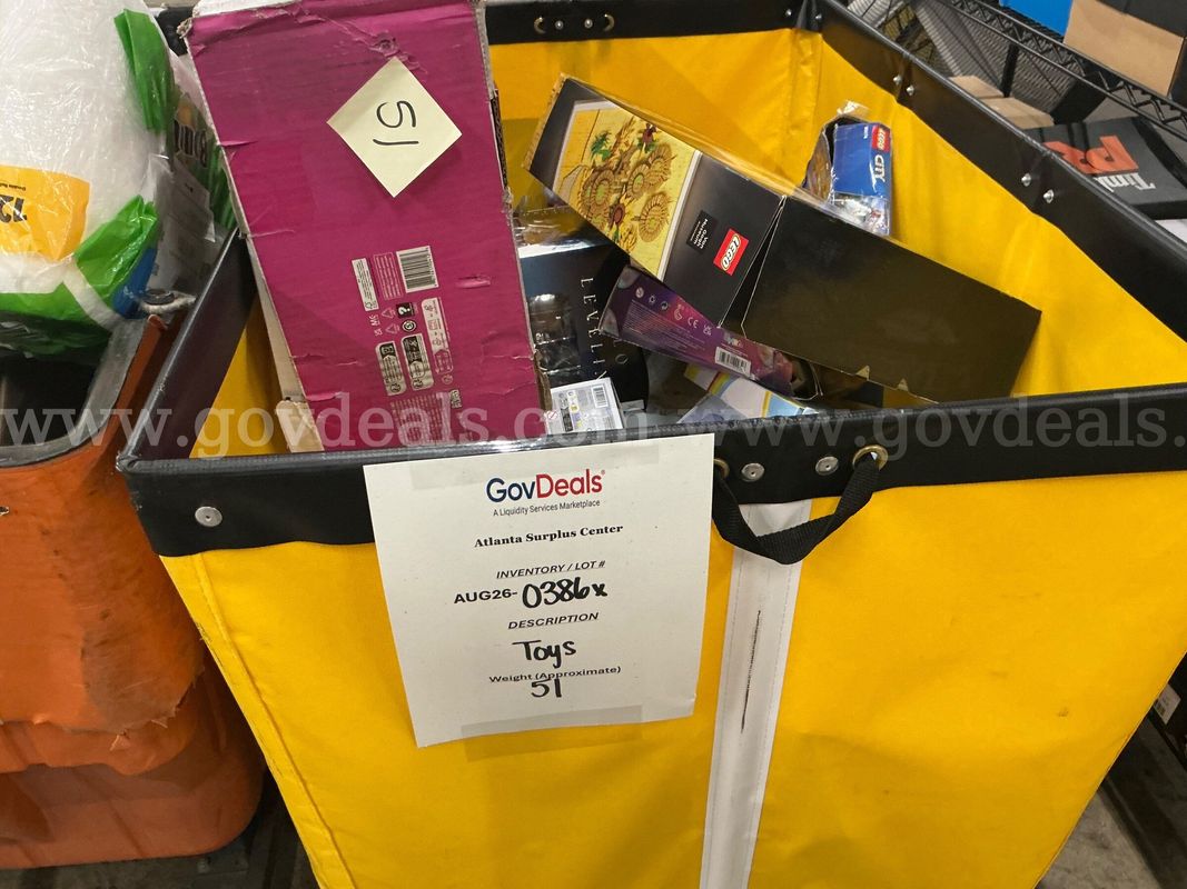 Collectibles: "Toys, Games and Puzzles" (AUG26-0386X)