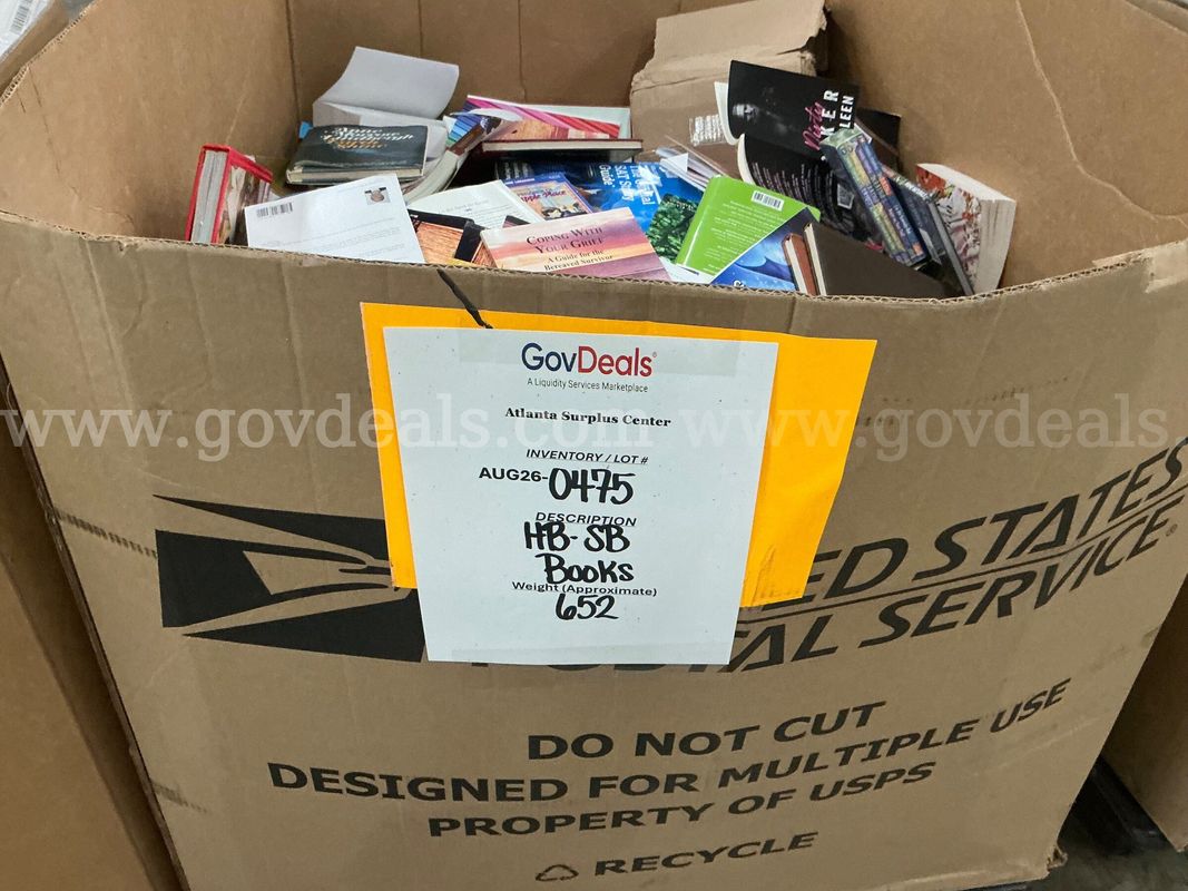 Books: Mixed "Hard and Soft Back" (Gaylord) (AUG26-0475)
