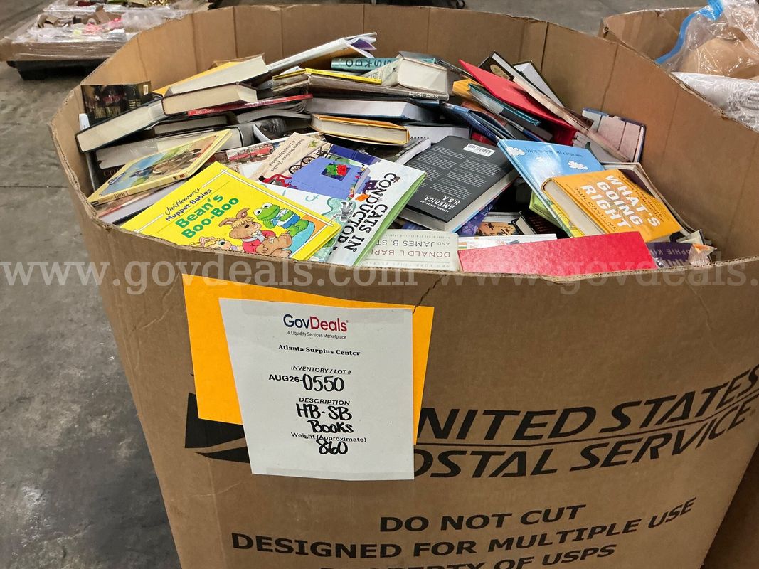 Books: Mixed "Hard and Soft Back" (Gaylord) (AUG26-0550)