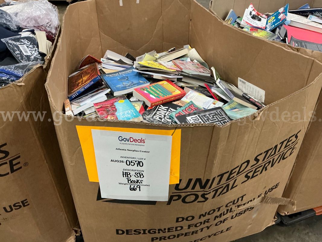 Books: Mixed "Hard and Soft Back" (Gaylord) (AUG26-0570)