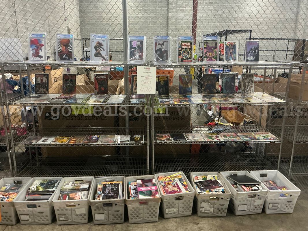 Collectibles: Comics" (AUG26-H025)