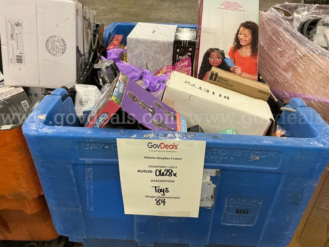 Collectibles: "Toys, Games and Puzzles" (AUG26-0628X)