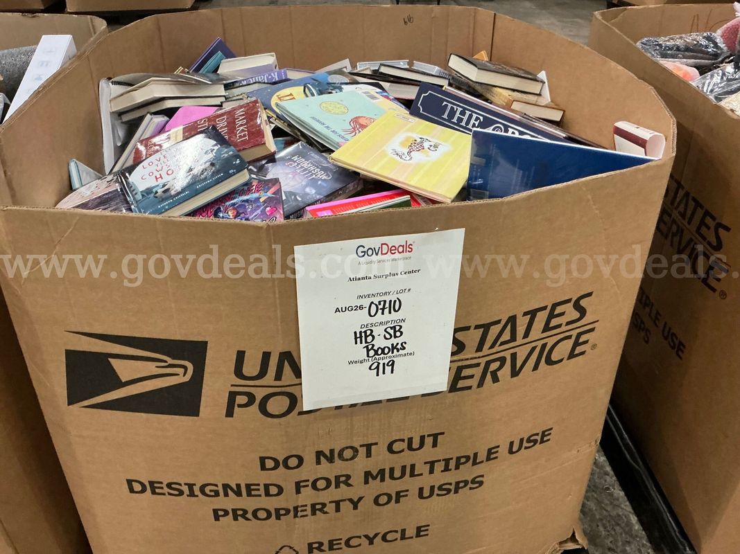 Books: Mixed "Hard and Soft Back" (Gaylord) (AUG26-0710)