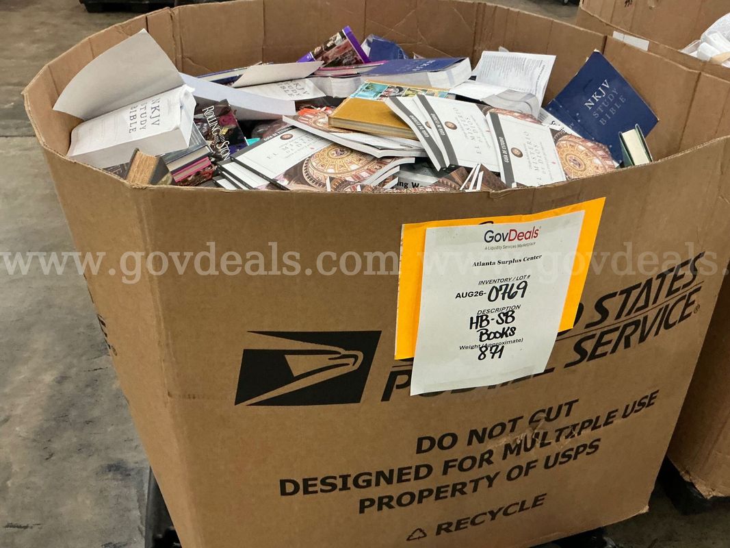 Books: Mixed "Hard and Soft Back" (Gaylord) (AUG26-0769)