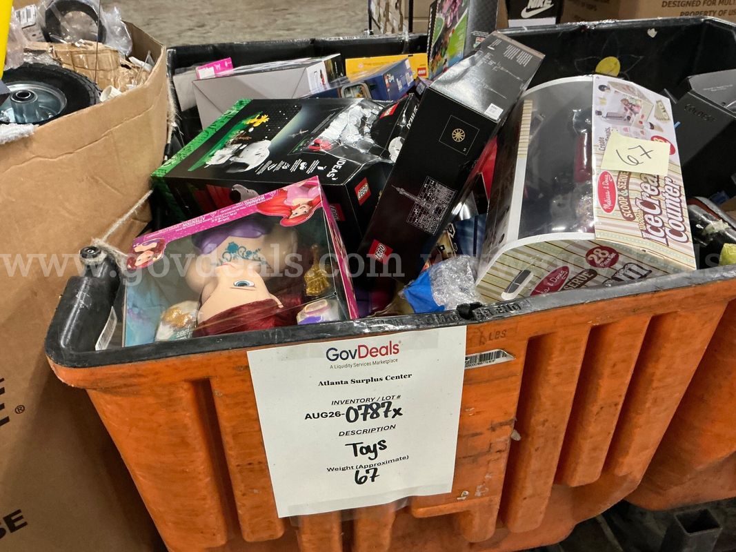 Collectibles: "Toys, Games and Puzzles" (AUG26-0787X)