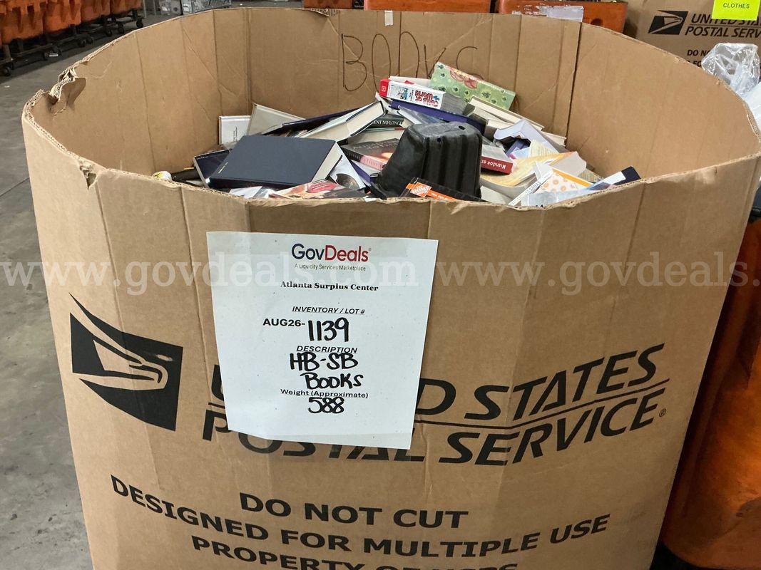 Books: Mixed "Hard and Soft Back" (Gaylord) (AUG26-1139)