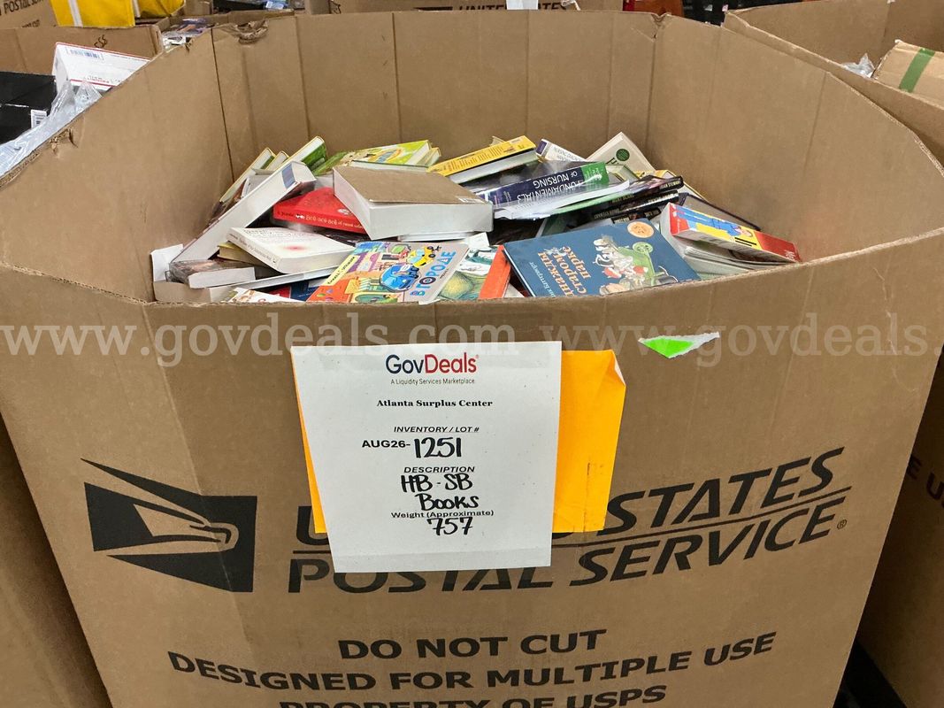 Books: Mixed "Hard and Soft Back" (Gaylord) (AUG26-1251)