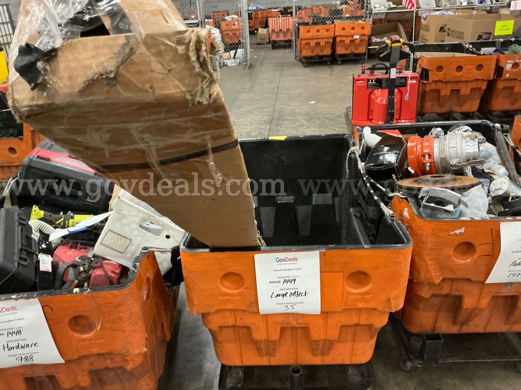 General Merchandise: "Large Items" (Hamper)(AUG26-1449)