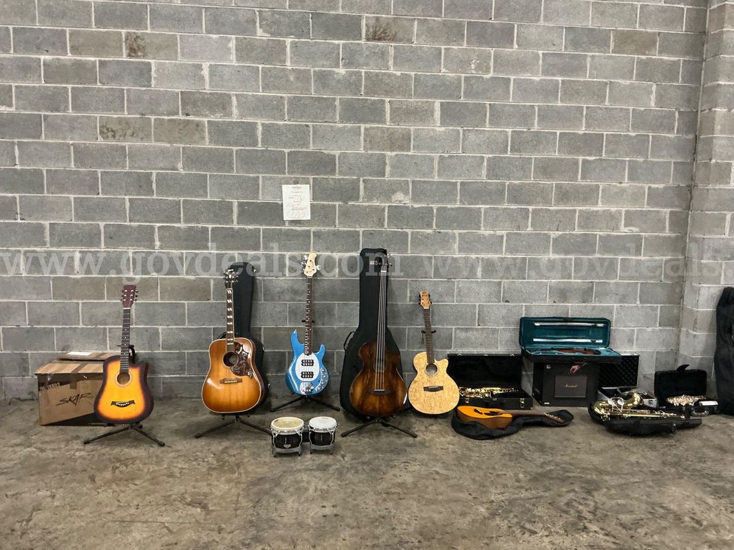 Collectibles: "Musical Instruments & Accessories (AUG26-H061X)