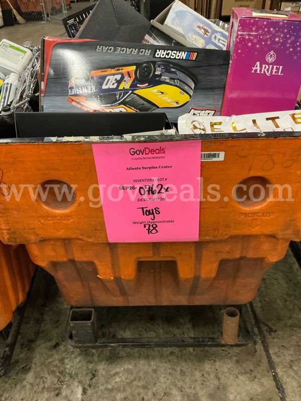 Collectibles: "Toys, Games and Puzzles" (SEP26-0762X)