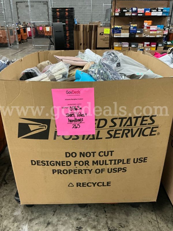 Apparel: Manually Sorted "Shoes, Handbags and Totes" (SEP26-0763X)