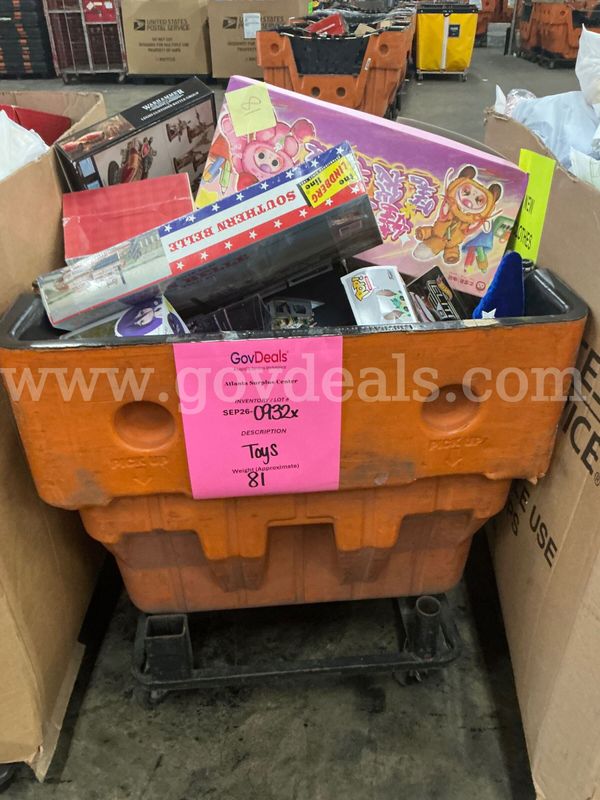 Collectibles: "Toys, Games and Puzzles" (SEP26-0932X)