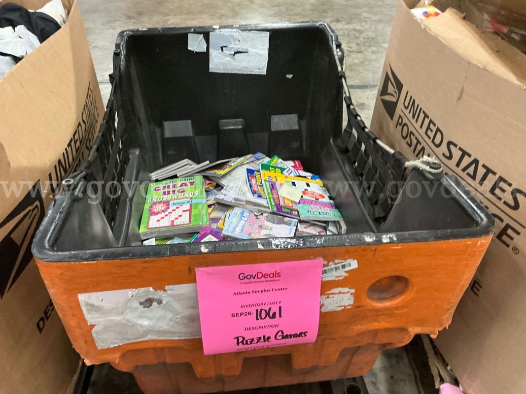 Books: "Puzzles & Crosswords" (SEP26-1061X)