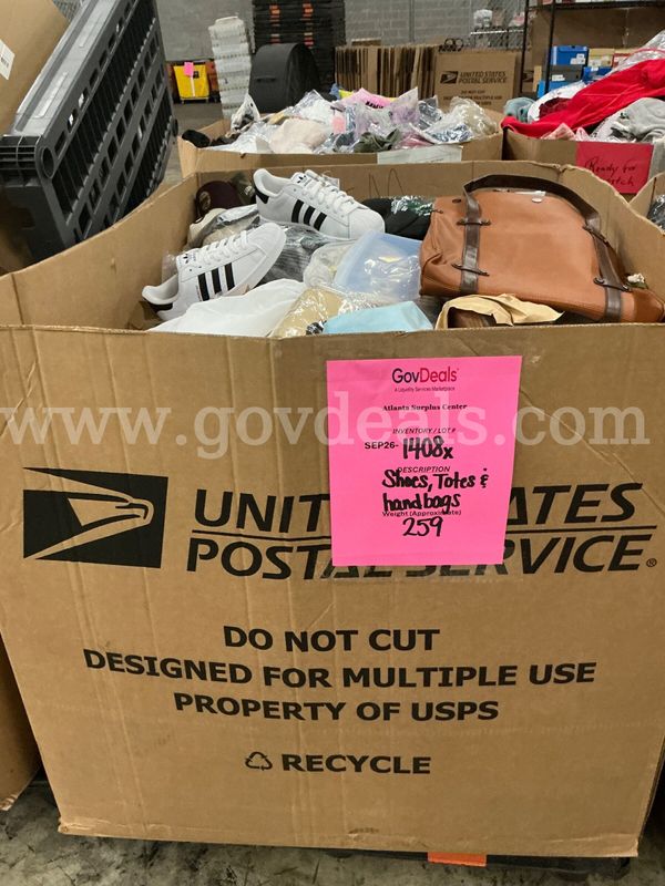 Apparel: Manually Sorted "Shoes, Handbags and Totes" (SEP26-1408X)