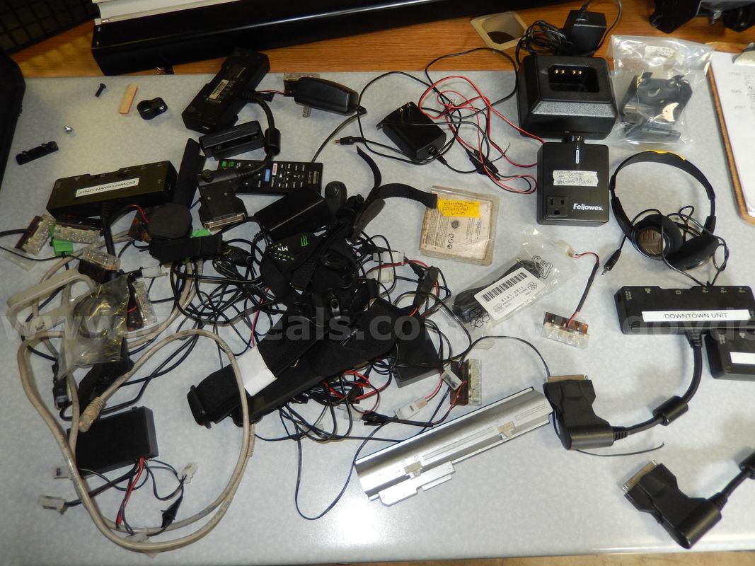 USED (1) ASSORTED BASKET CABLES/ELECTRONIC ITEMS LISTED BELOW