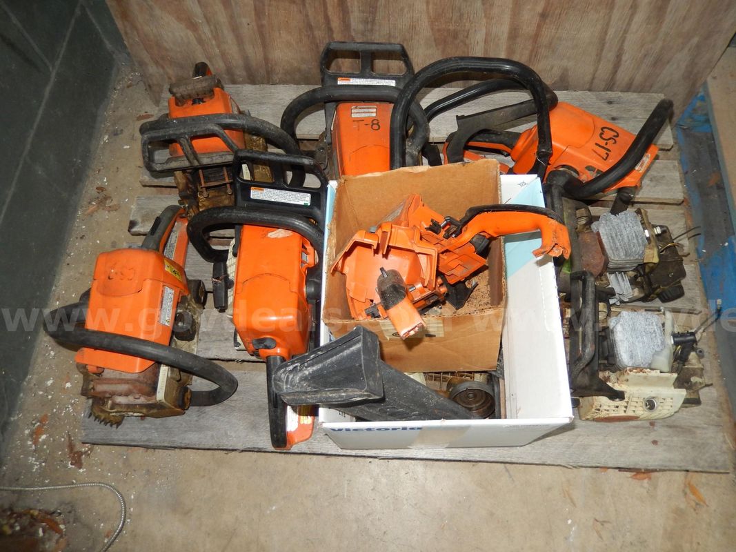 USED (6) STIHL, POWER HEAD, MS250 OR MS25, (2) BOXES OF STIHL POWER HEAD PARTS