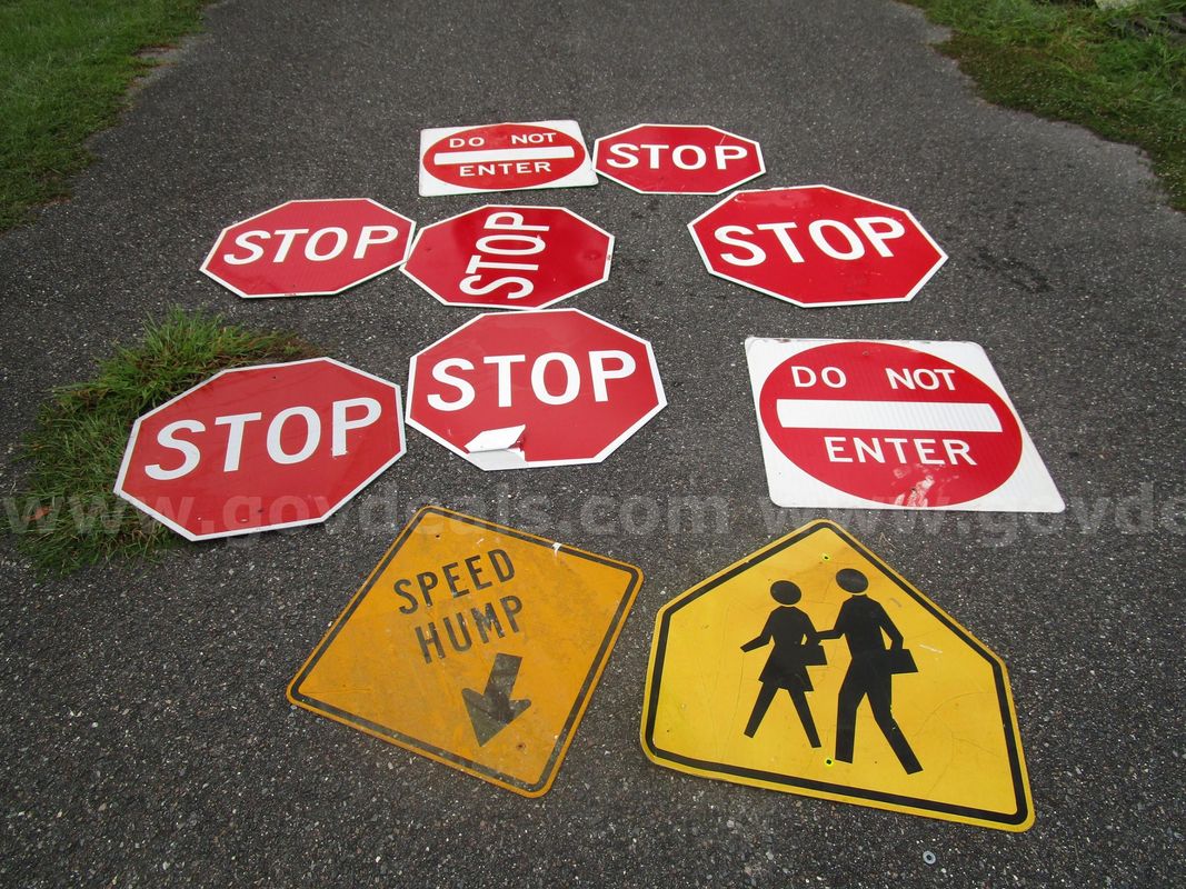 BATCH OF (10) USED ROAD SIGNS