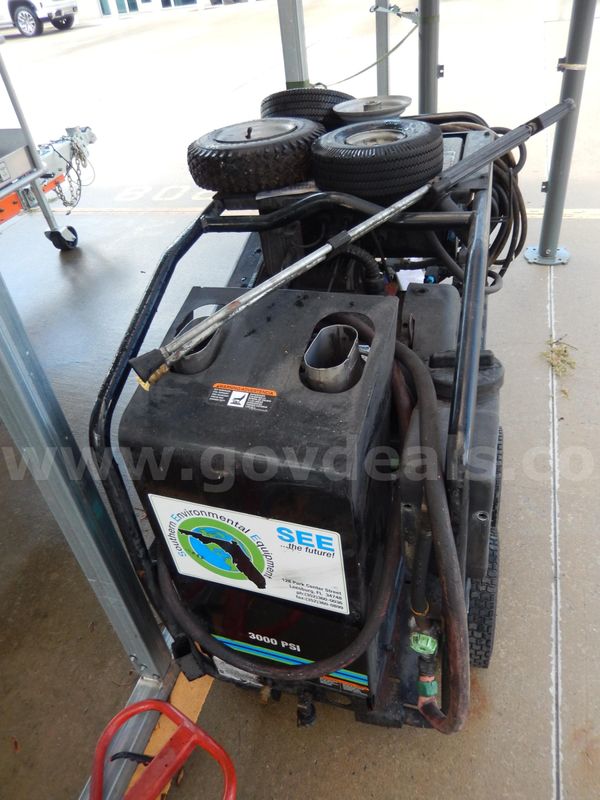 USED (1) Mi-T-M ELECTRIC BELT DRIVE PRESSURE WASHER HSE-3004-0M10