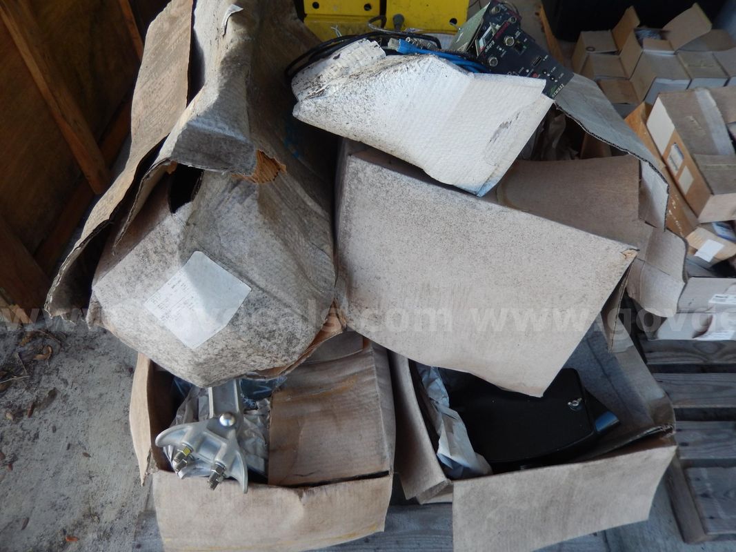 USED (6) BOXES OF ASSORTED TRAFFIC EQUIPMENT BRACKETS, (1) BOX OF ASSORTED TRAFFIC ELECTRIC BOARDS