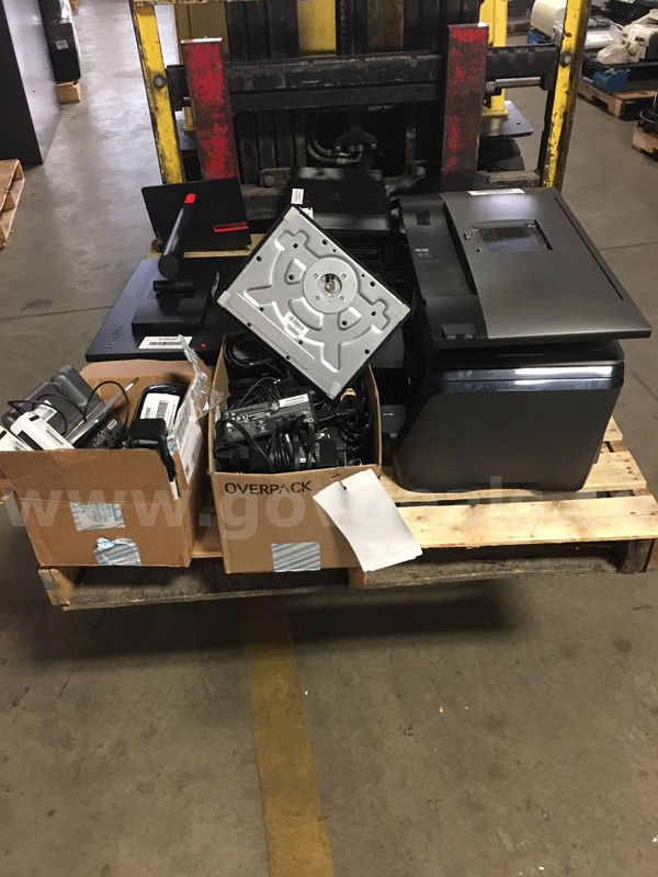 LOT OF COMPUTERS AND OTHER ITEMS ON 1 PALLET