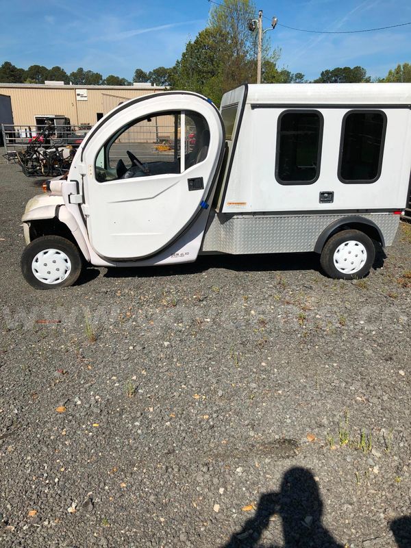 GEM ELECTRIC UTILITY TRUCK