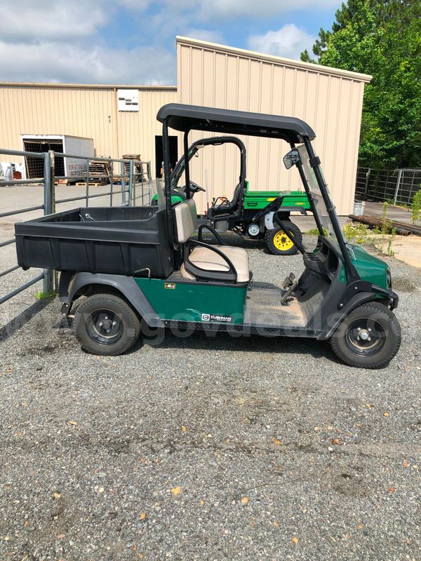 Cushman Electric Golf Cart