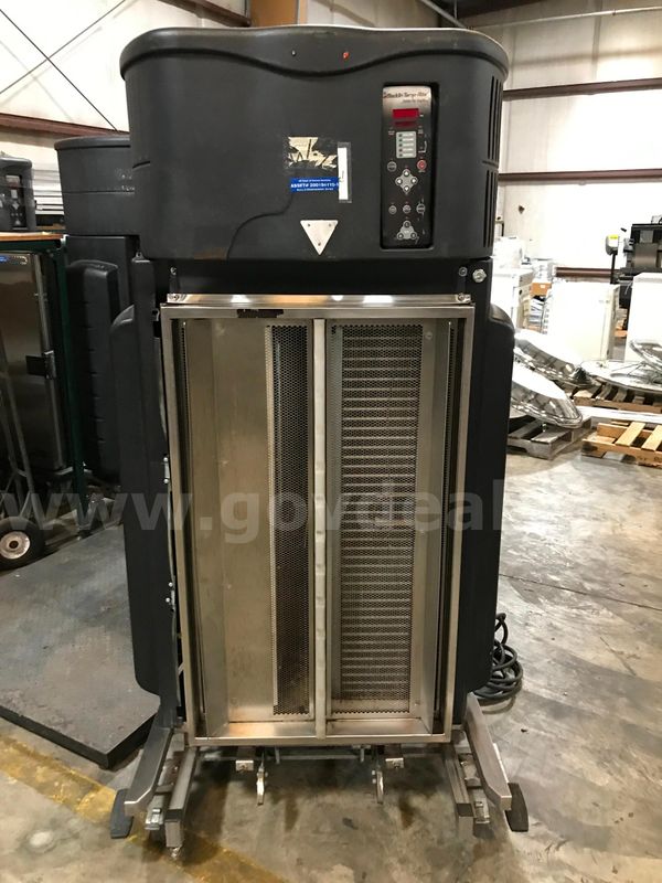 CR III DOCKINGSTATION AND CONVECT-RITE III CART. MEAL DELIVERY SYSTEM.