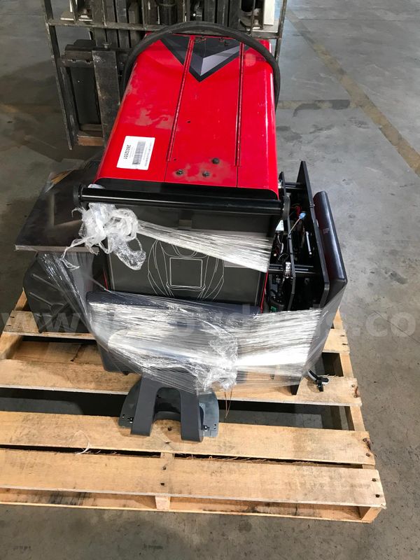 LINCOLN VRTEX WELDING SIMULATOR ON ONE PALLET.