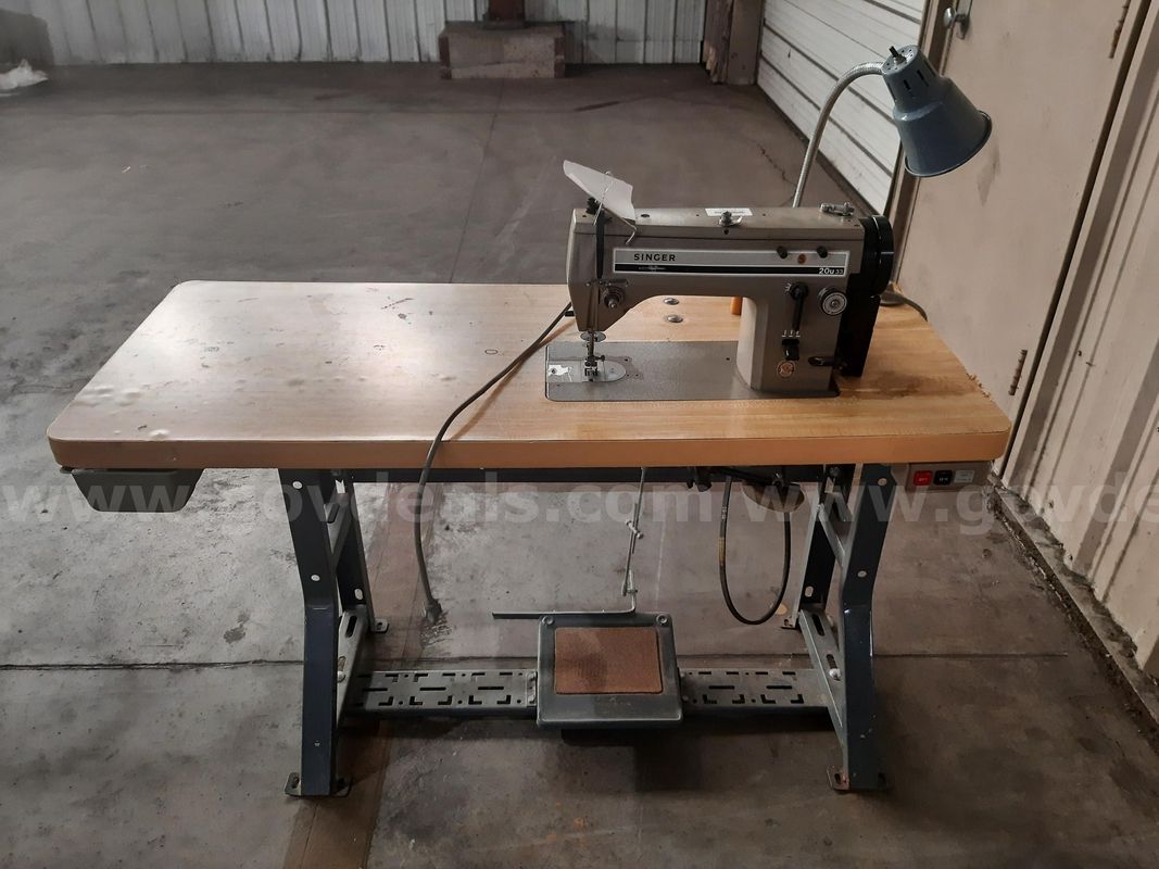 SINGER SEWING MACHINE