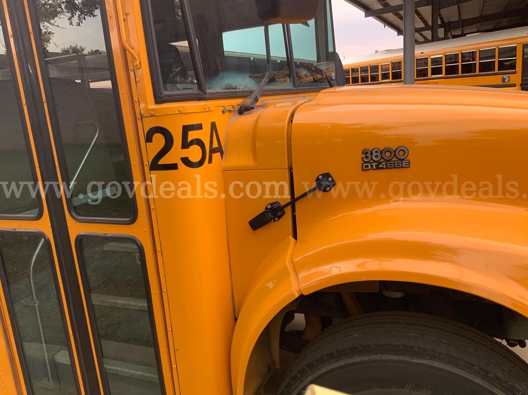 2000 International 3800 School bus