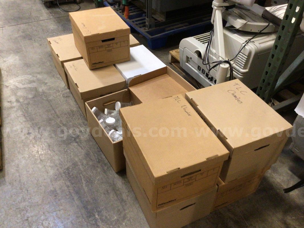 Lot of Miscellaneous Chemistry Lab Equipment