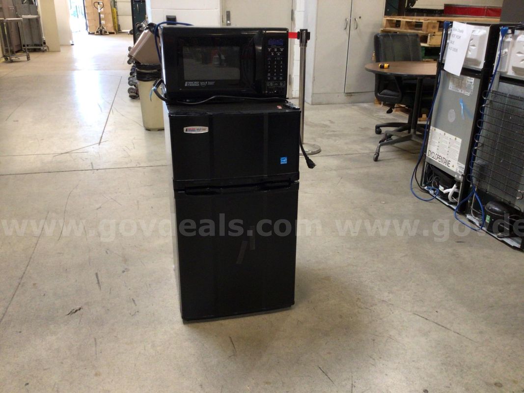 Lot of 4 Fridge/Microwave Combos