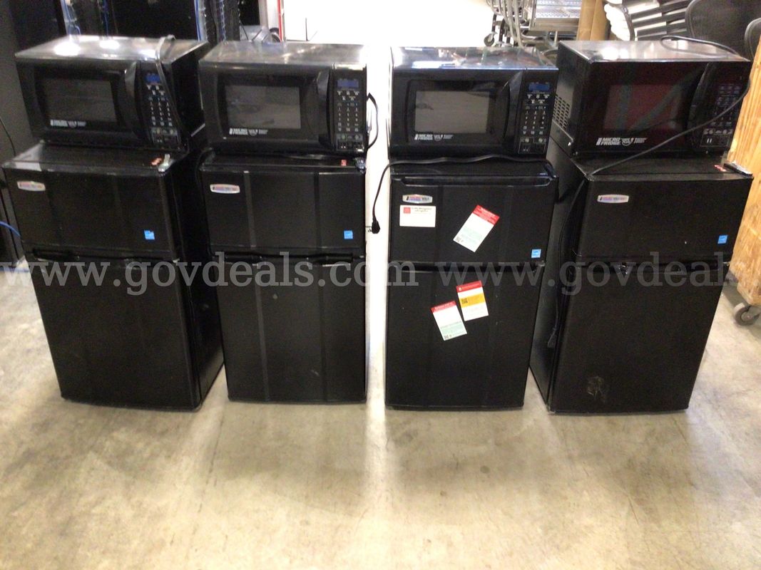 Lot of 4 Fridge/Microwave Combos