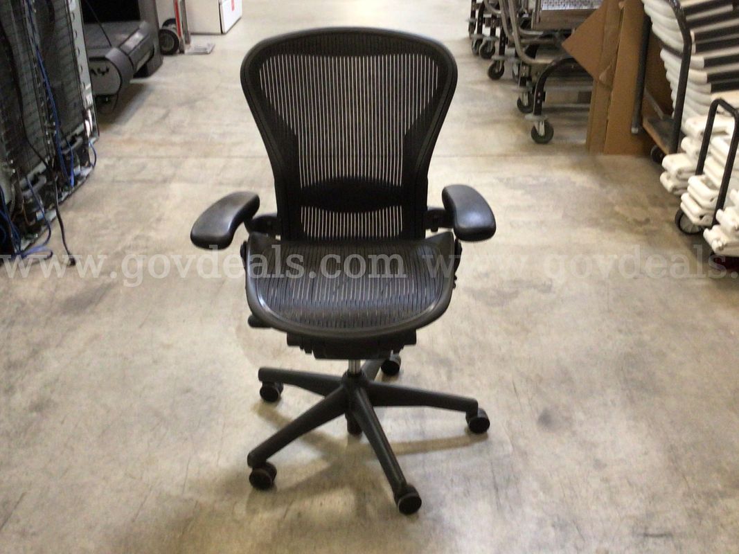 Herman Miller Aeron Office Chair (size C)