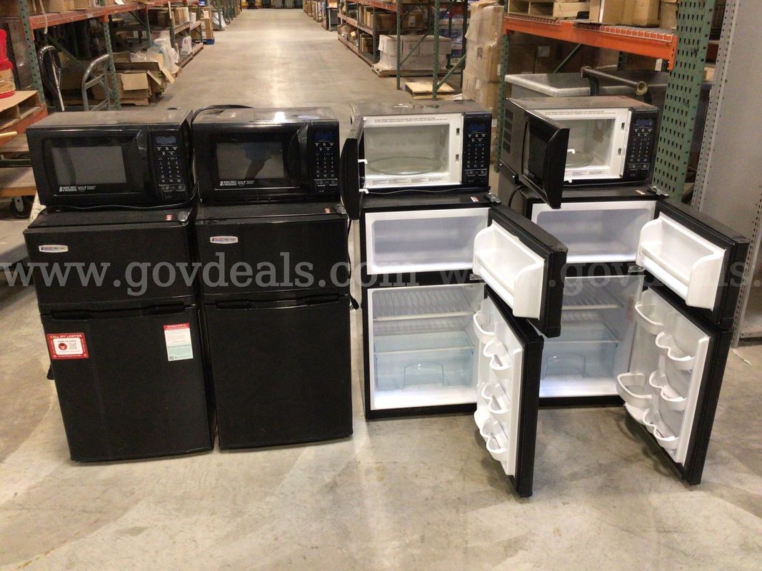 Lot of 4 Fridge/Microwave Combos