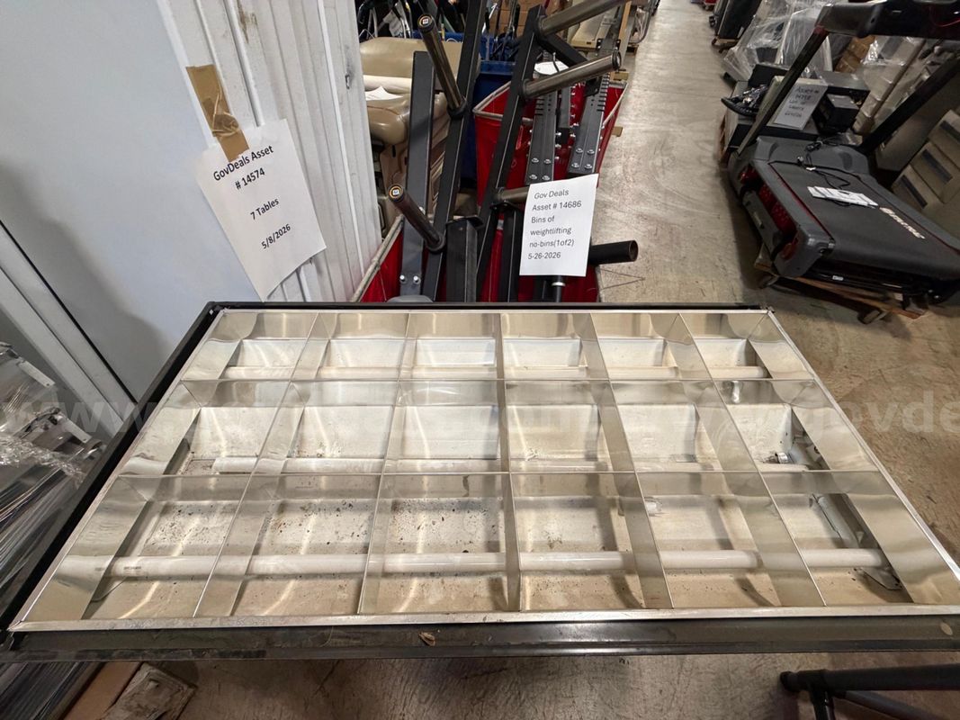 Pallet of Light Fixtures
