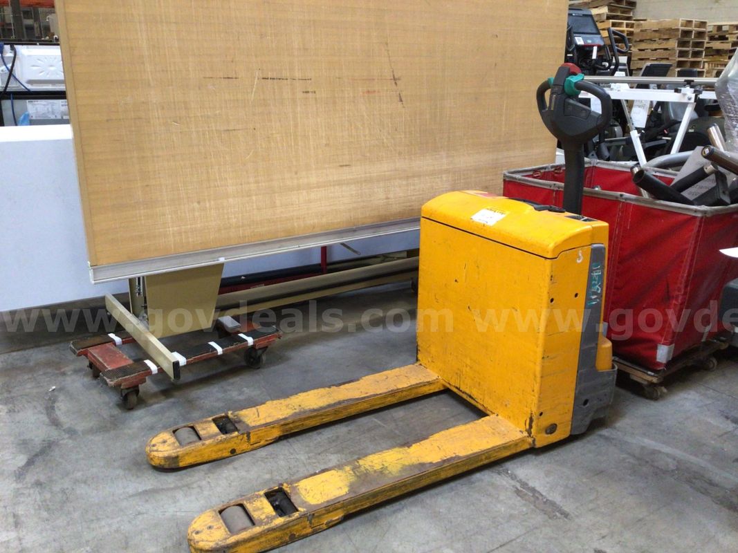 JUNGHEINRICH EJE120 Electric Walkie Pallet Jack – Needs Battery Replacement