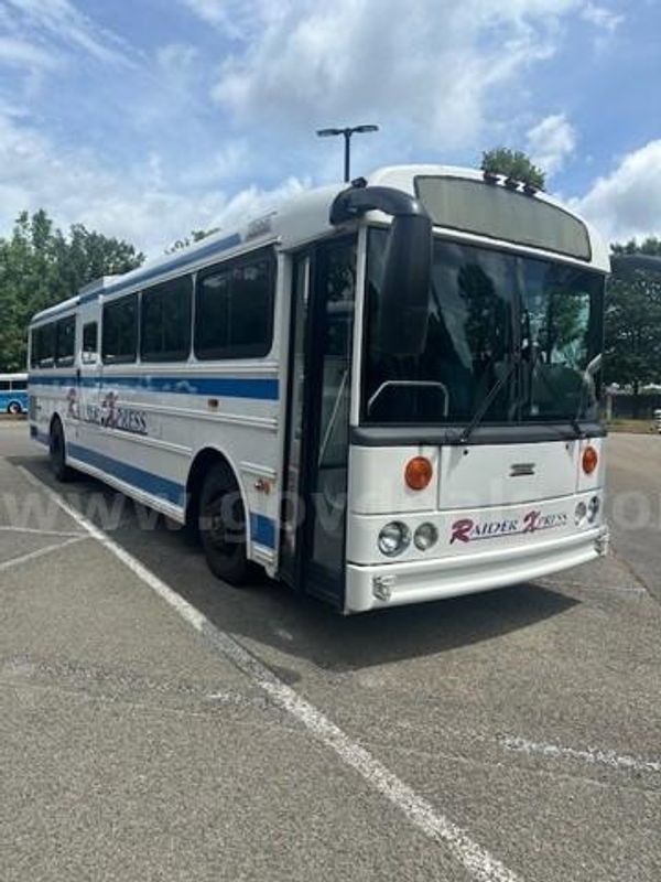 2011 Thomas Saf-T-Liner HDX