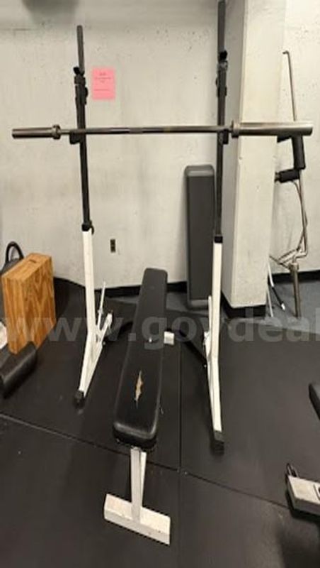 Lot 8 York Barbell Olympic Flat Bench