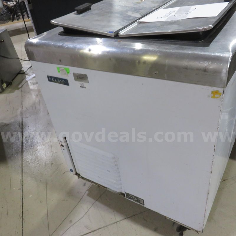 Nelson Flip Lid Ice Cream Dipping Cabinet