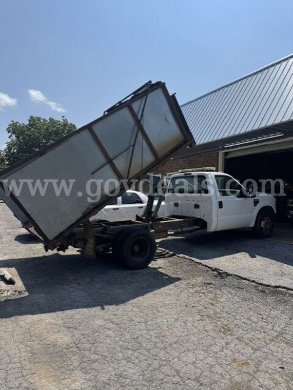 2008 Ford F-350 SD XL DRW 2WD