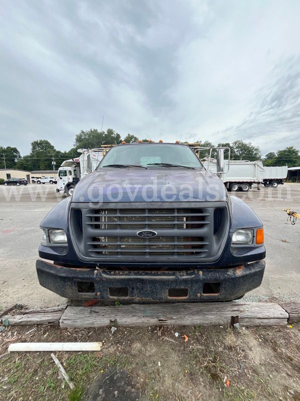 2002 Ford F-650